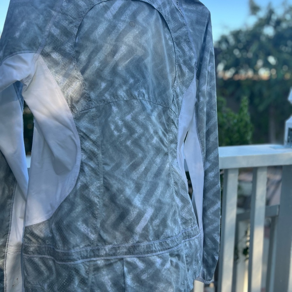 Lululemon Athletica Ski Jacket Gray Insulated Waterproof - Picture 4 of 12